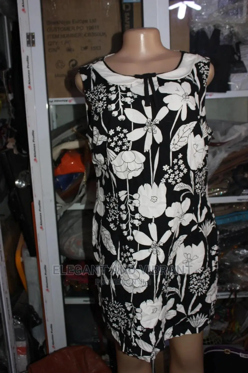 Beautiful Ladies Dres From Uk With No Tag