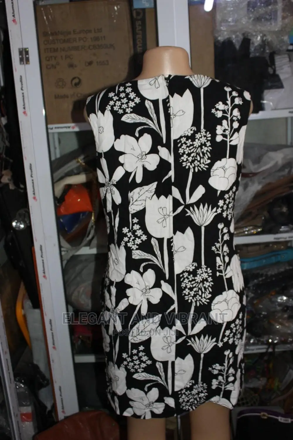 Beautiful Ladies Dres From Uk With No Tag