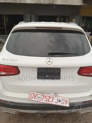 Mercedes-Benz GLC 300 Back Glass Available