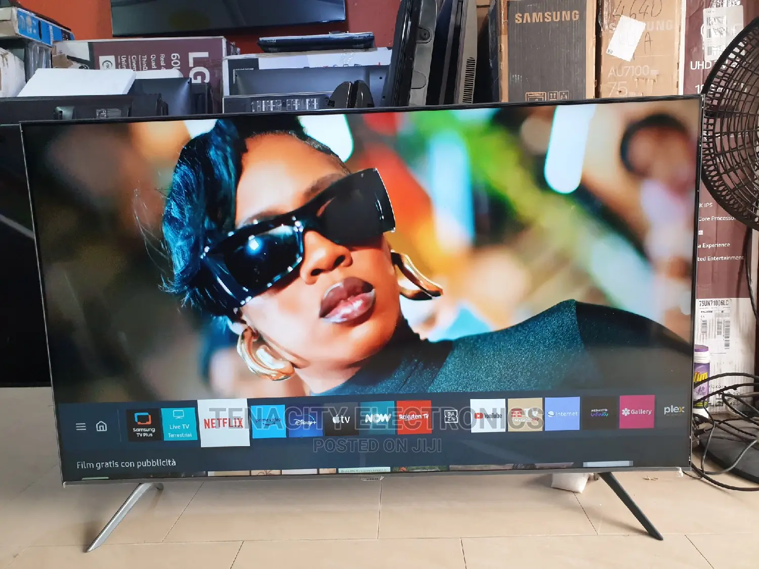 55"Crystal Uhd/HDR Samsung Smart Satellite Tv