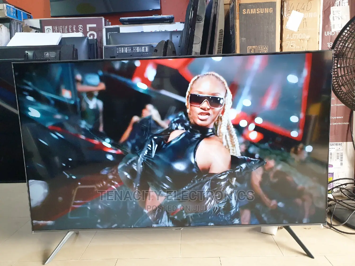 55"Crystal Uhd/HDR Samsung Smart Satellite Tv