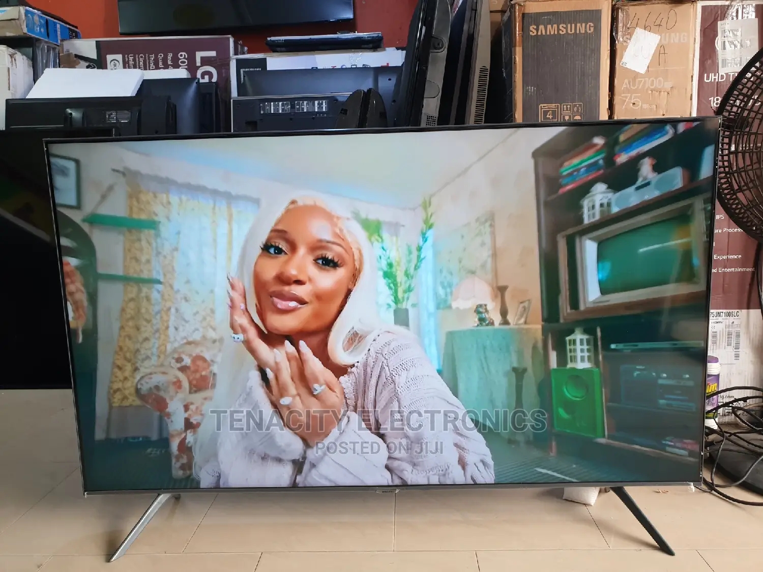 55"Crystal Uhd/HDR Samsung Smart Satellite Tv