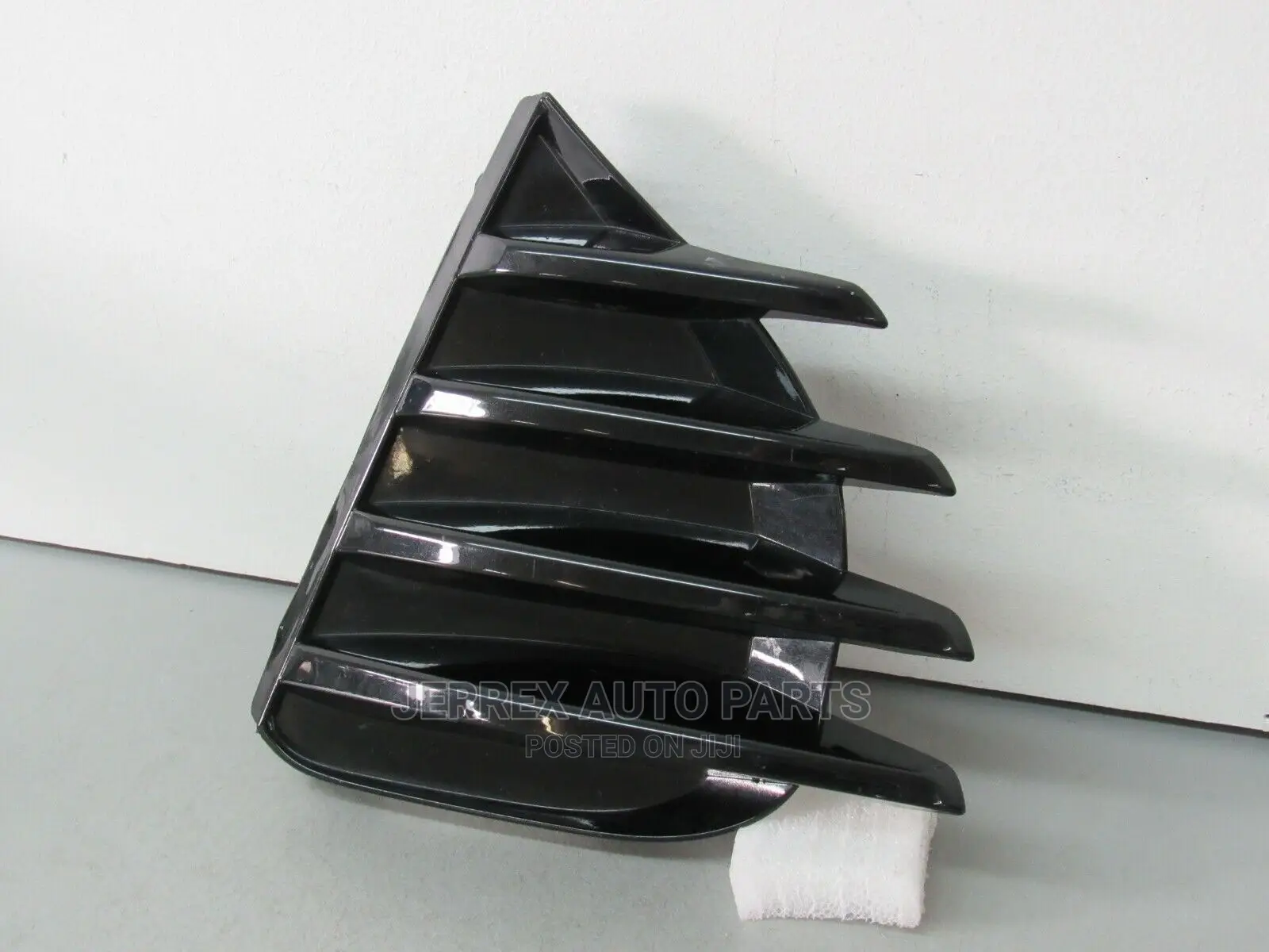 Toyota Corolla 2017-18 Fog Light Cover