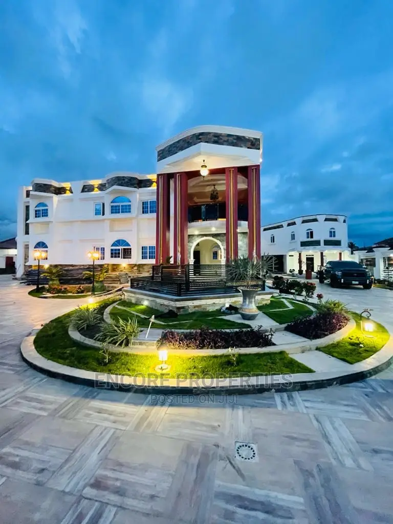 8bdrm Mansion in Tema for Sale