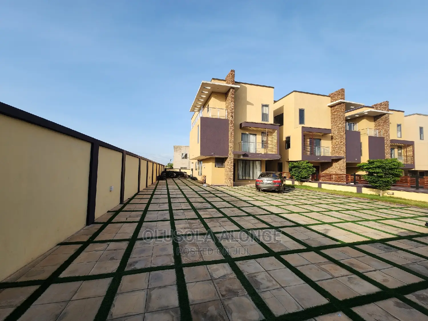 Furnished 2bdrm Townhouse / Terrace in Araba Court, East Legon for rent