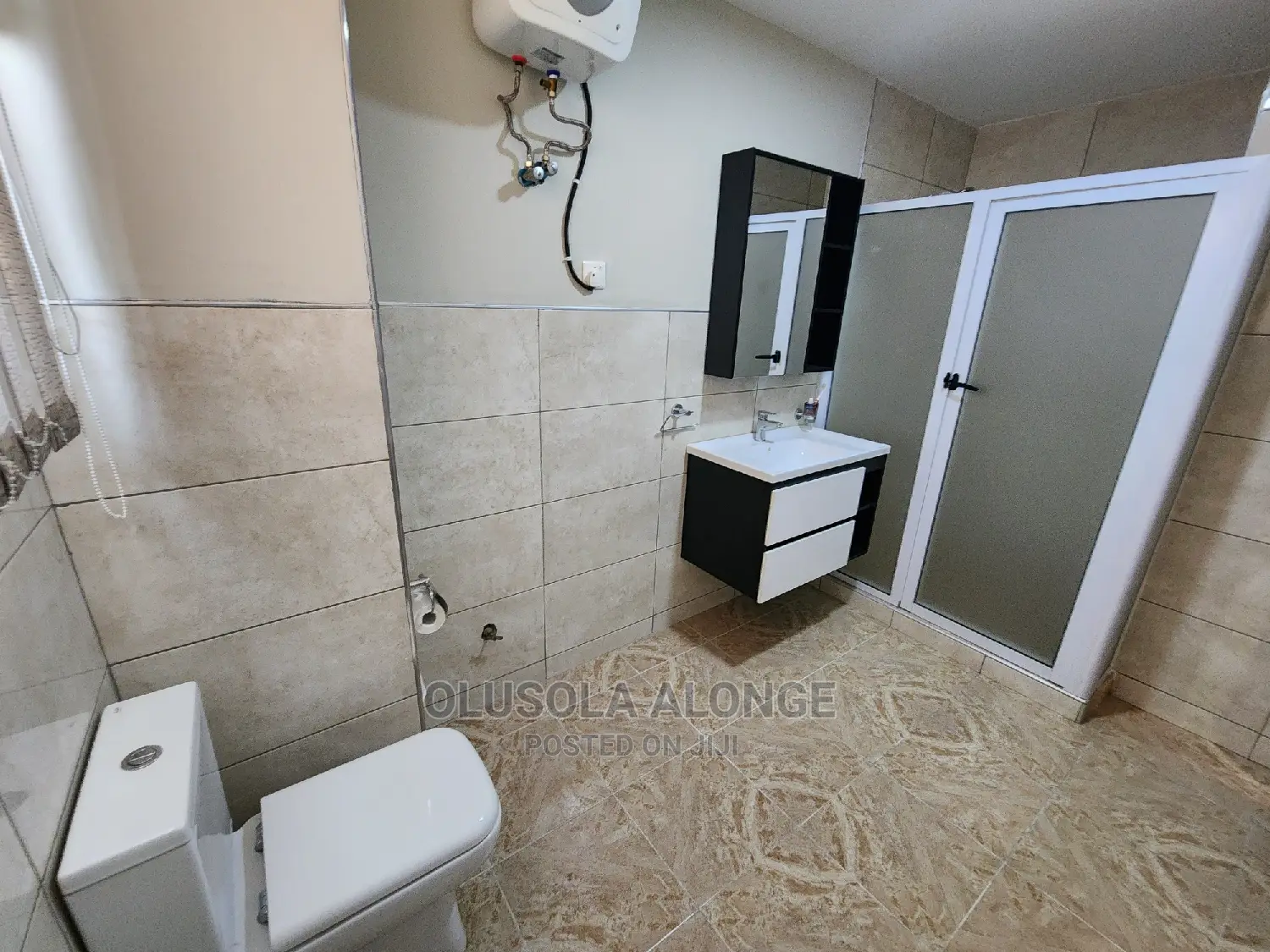 Furnished 2bdrm Townhouse / Terrace in Araba Court, East Legon for rent