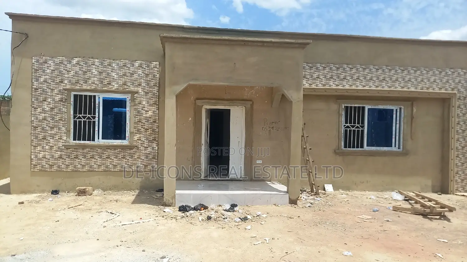 4bdrm Mansion in De-Icons Real Estate, Awutu Senya East Municipal
