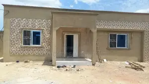 4bdrm Mansion in De-Icons Real Estate, Awutu Senya East Municipal