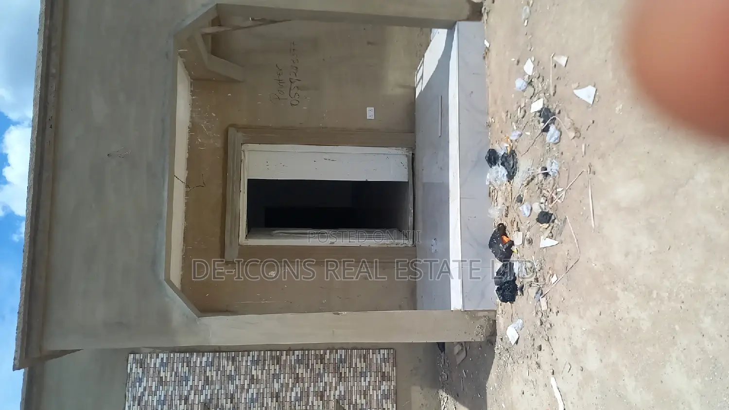 4bdrm Mansion in De-Icons Real Estate, Awutu Senya East Municipal
