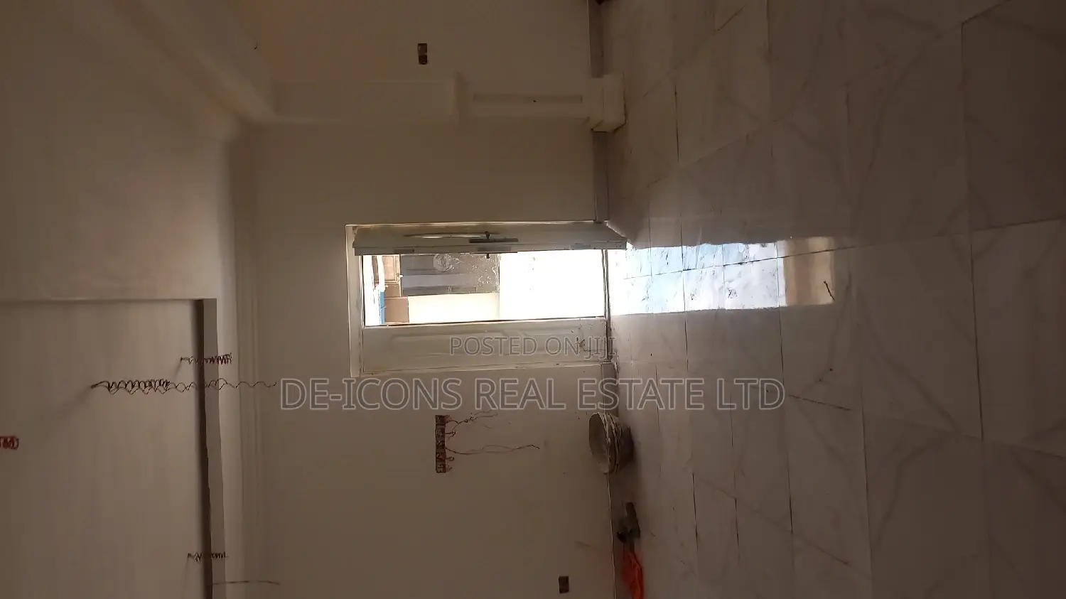 4bdrm Mansion in De-Icons Real Estate, Awutu Senya East Municipal