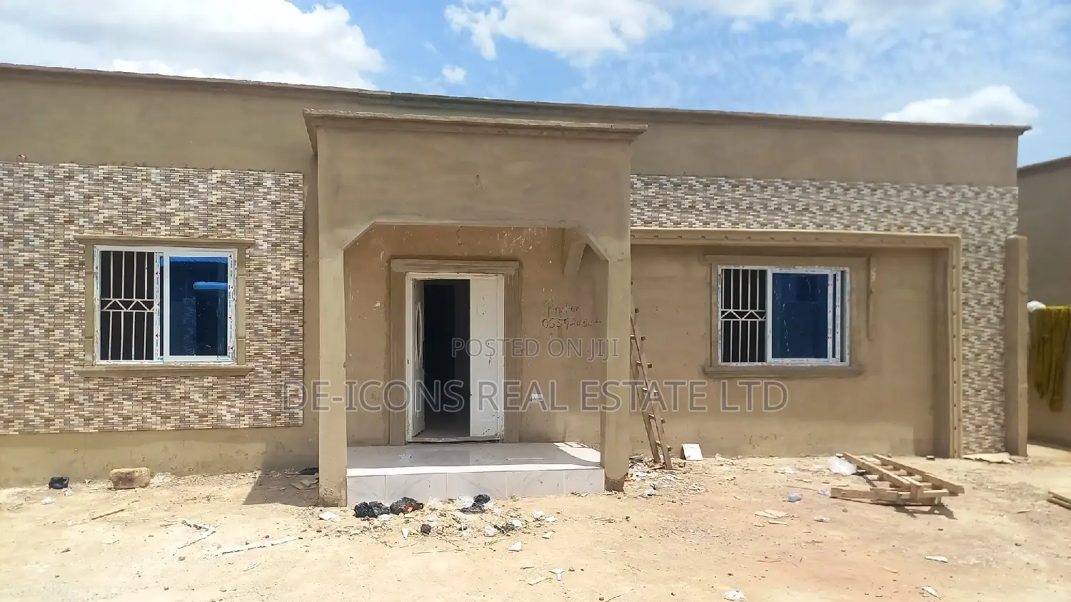 4bdrm Mansion in De-Icons Real Estate, Awutu Senya East Municipal