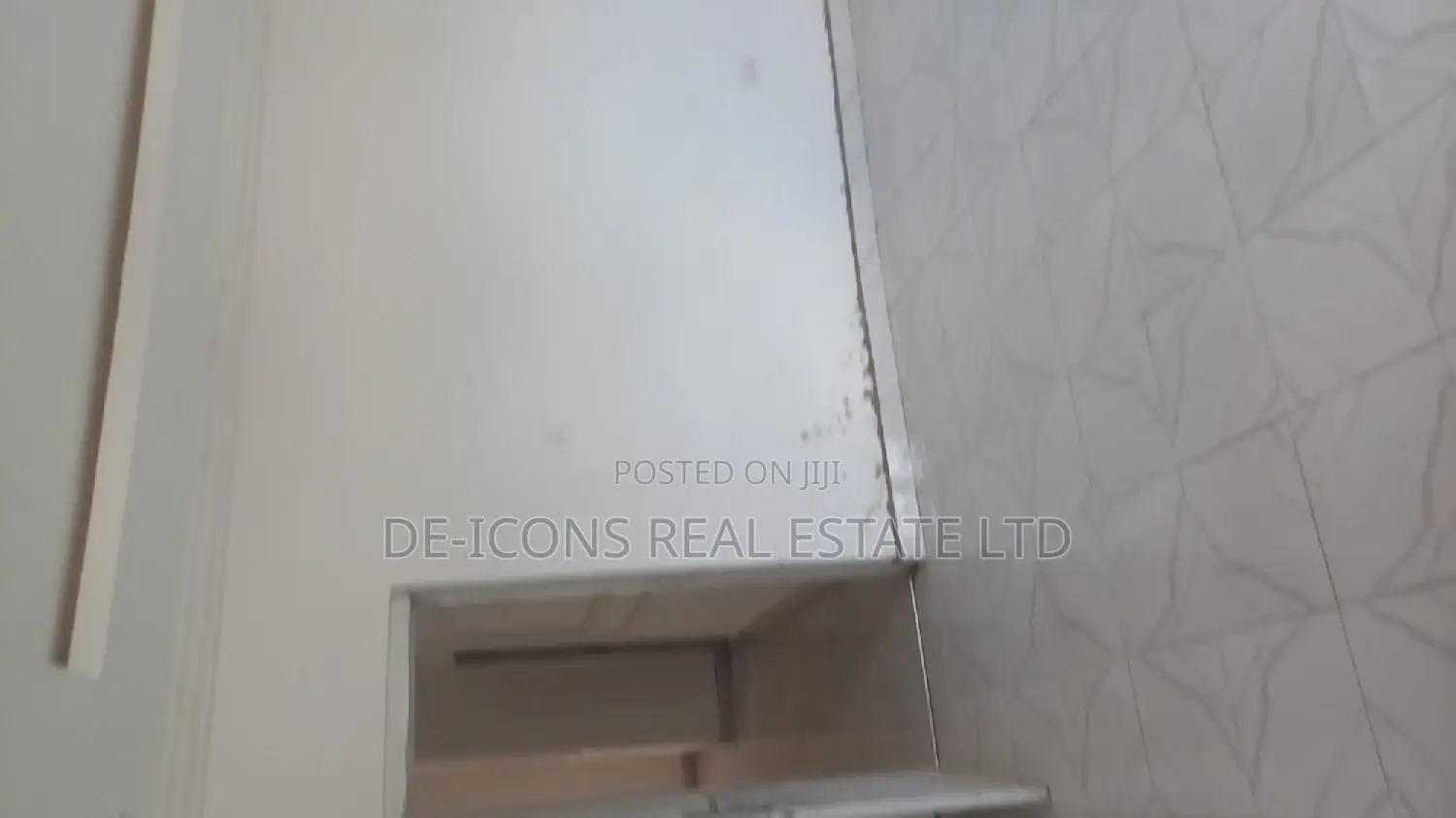 4bdrm Mansion in De-Icons Real Estate, Awutu Senya East Municipal
