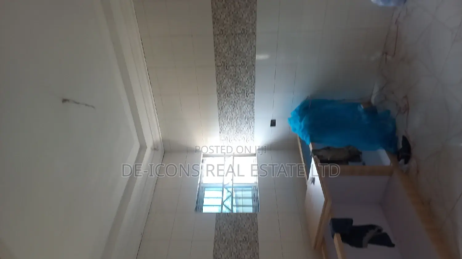 4bdrm Mansion in De-Icons Real Estate, Awutu Senya East Municipal