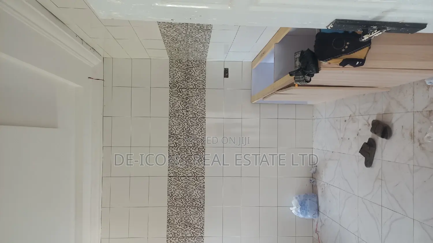 4bdrm Mansion in De-Icons Real Estate, Awutu Senya East Municipal