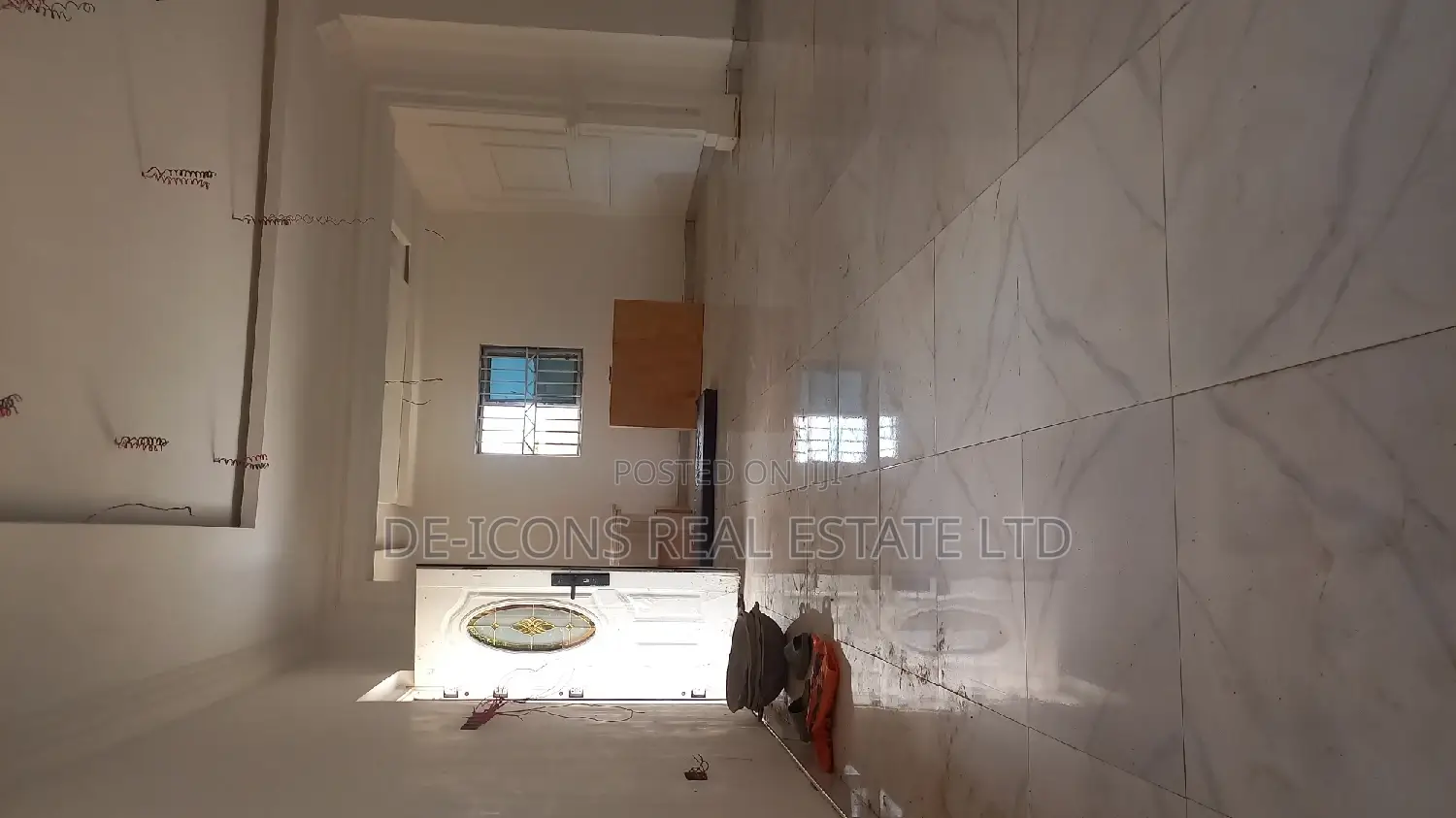 4bdrm Mansion in De-Icons Real Estate, Awutu Senya East Municipal