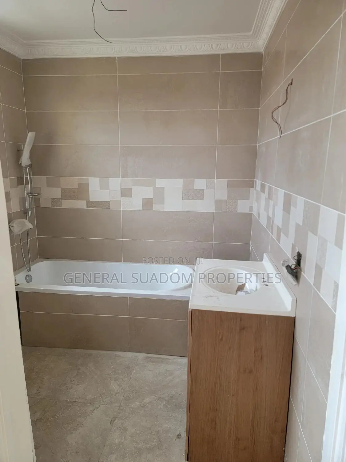 3bdrm Duplex in Suadom Properties, Coca Cola for Rent