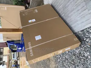 Ultra HD () Samsung Tv 65AU7172.