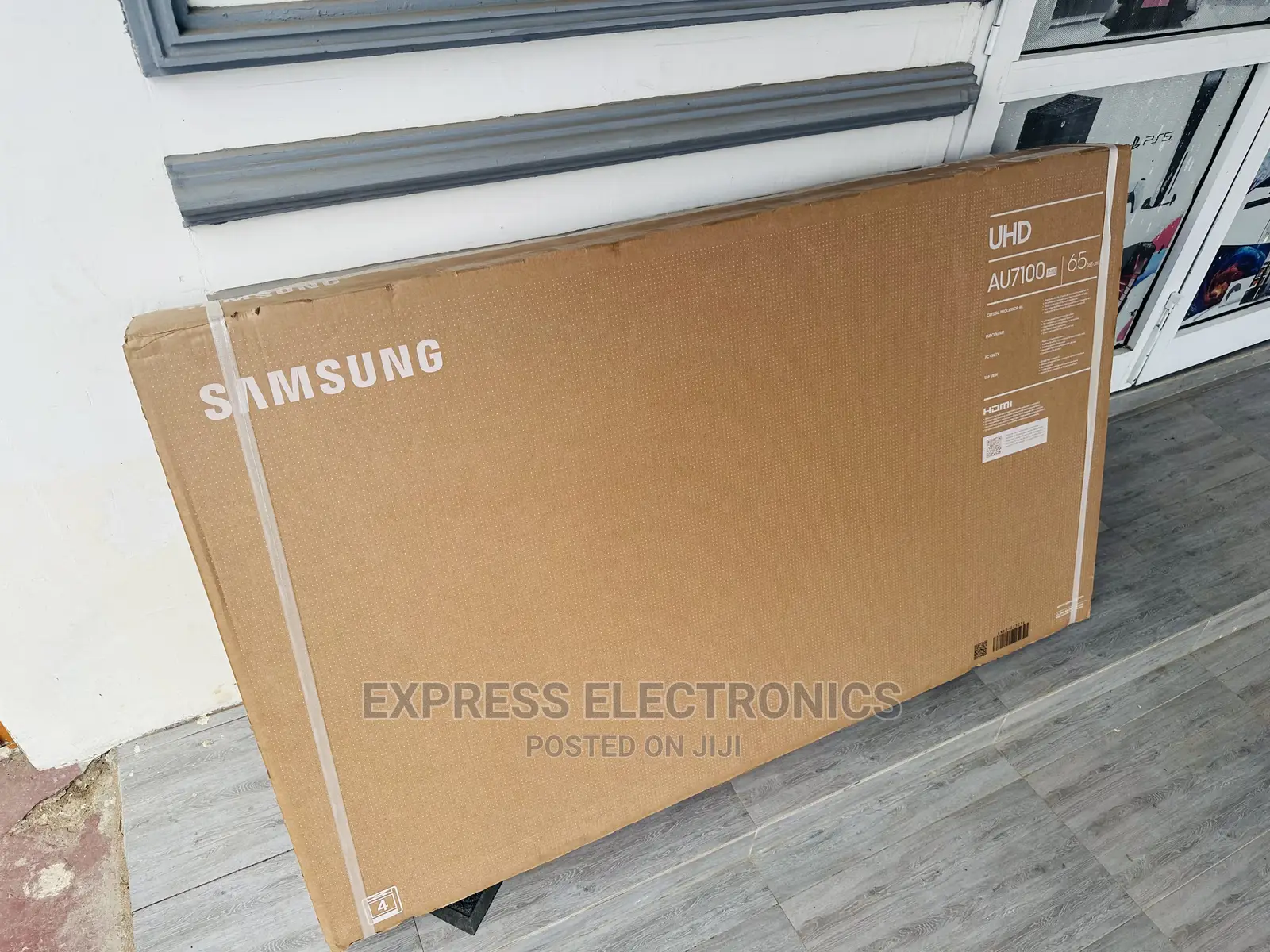 Sleek and Elegant UHD Display Samsung 65”Au7172 Tv