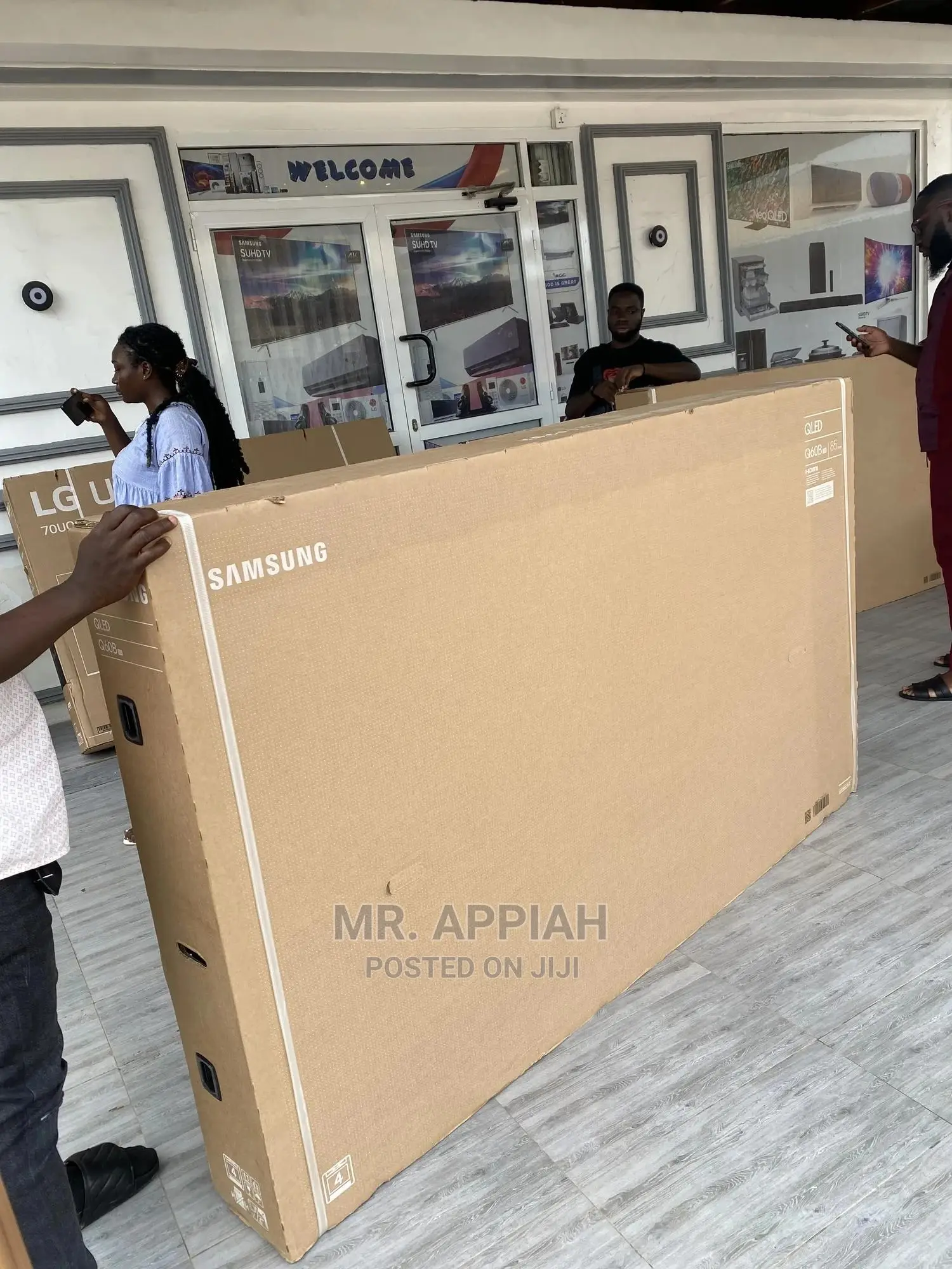 Brand Samsung (85Q60B) QLED TV Available on Sale.