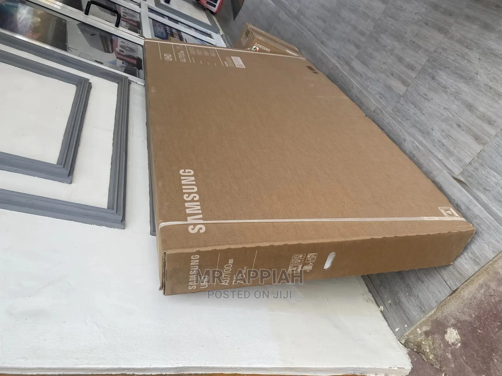 Most Affordable 75” Samsung Tv,75AU7172