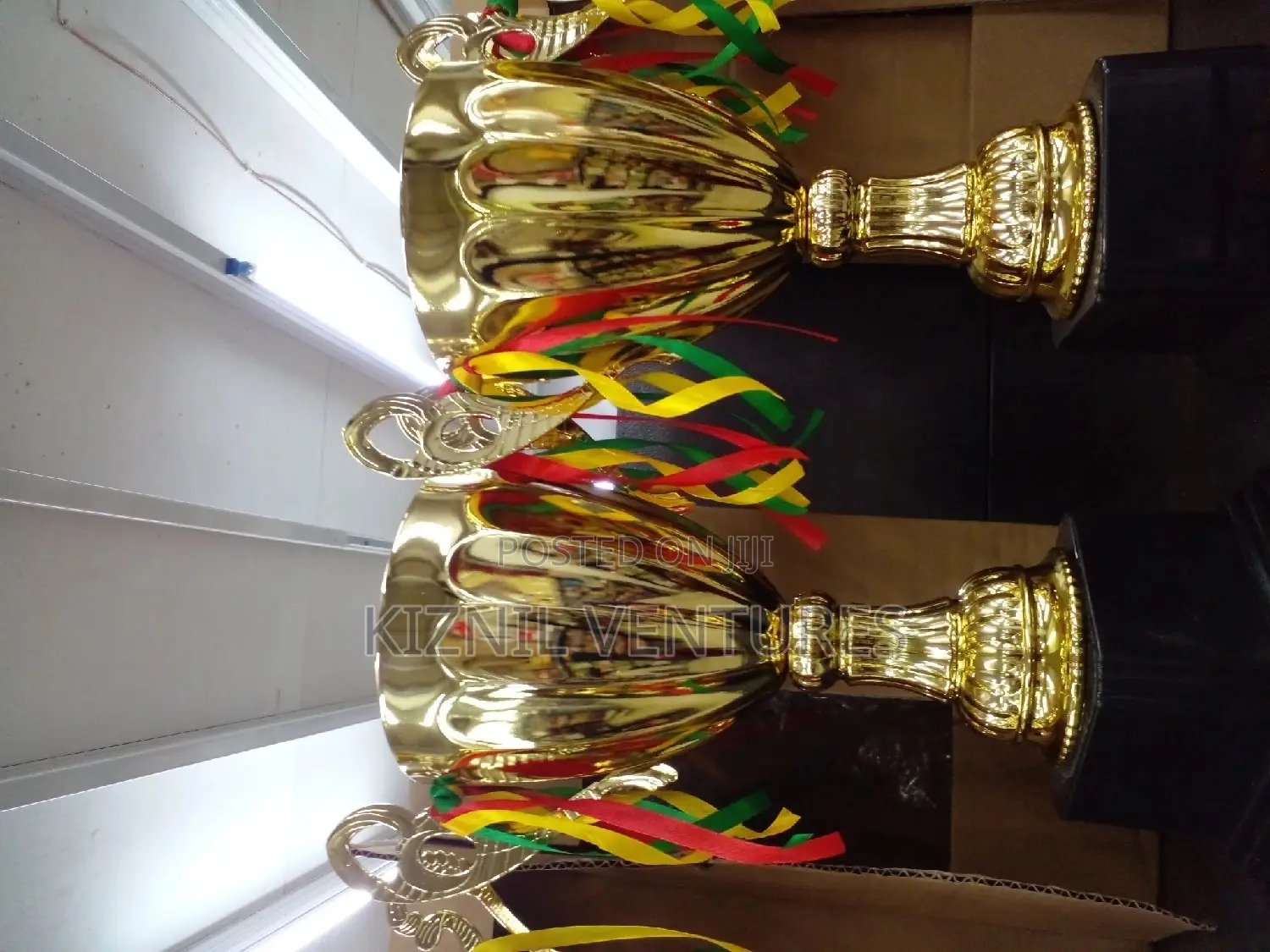 Award Trophy B