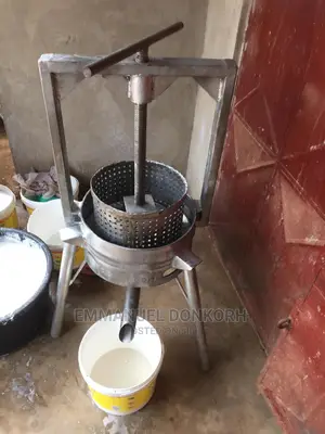 Squeezing Machine