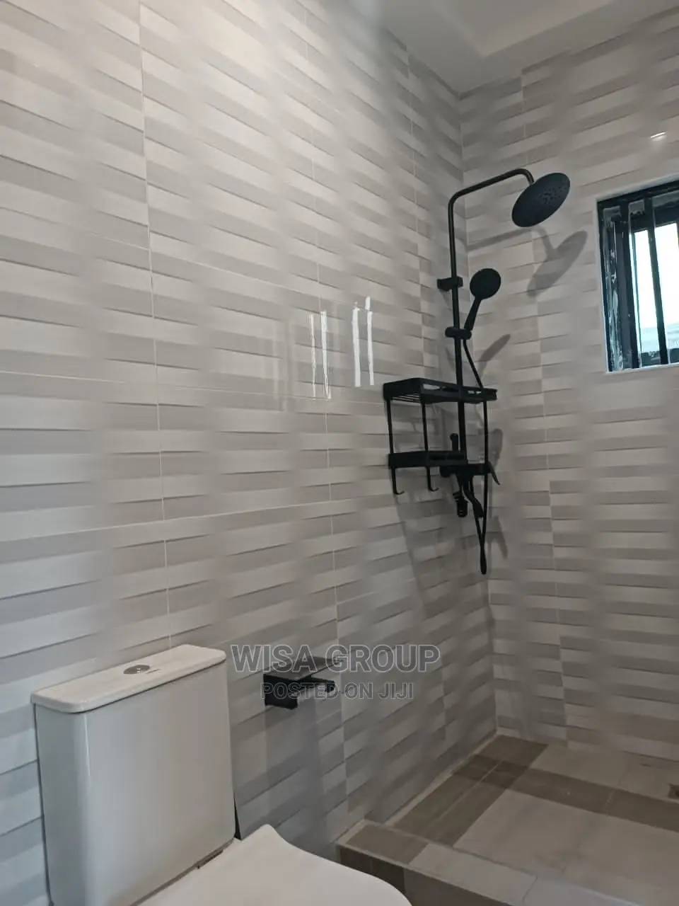 4bedrooms House Story Building for Sale