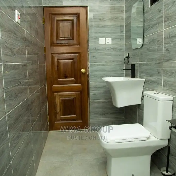 4bedrooms House Story Building for Sale