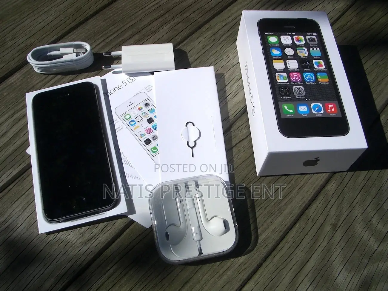 New Apple iPhone 5s 16 GB Black