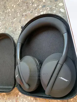 Photo - Super Bose 700 Headphone