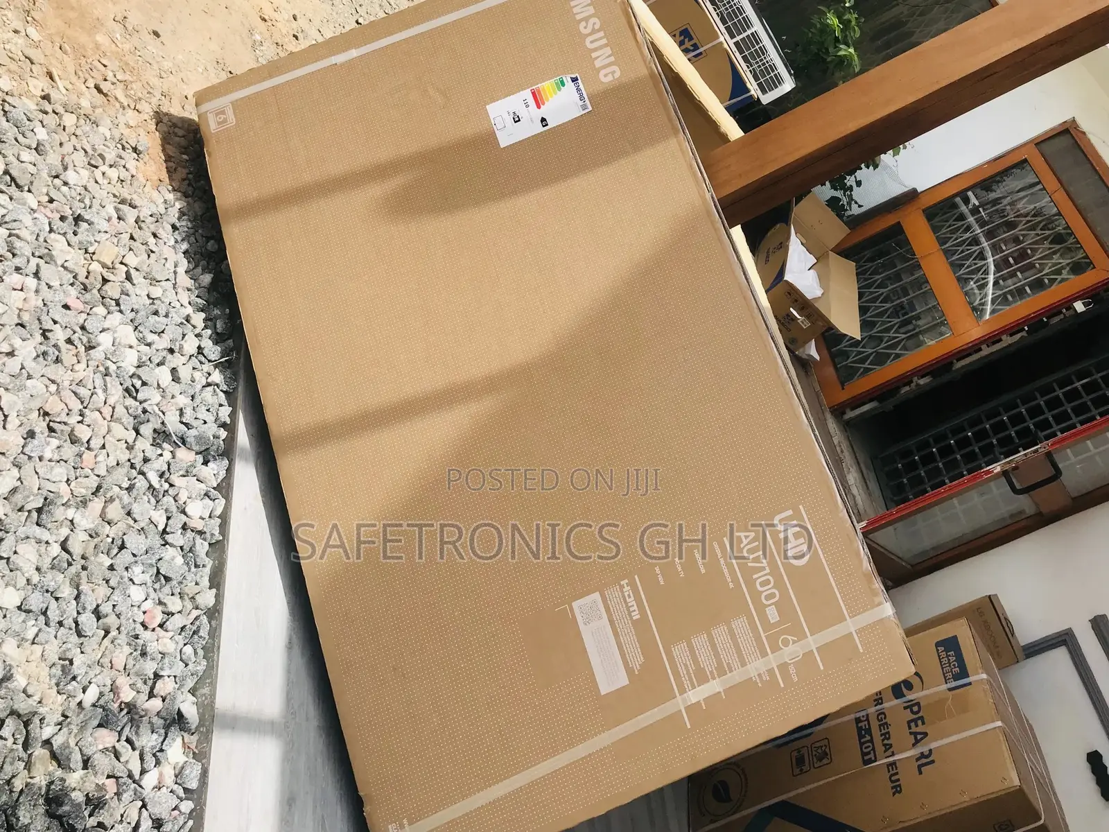 Samsung 60”Crystal UHD Smart TV [60AU7172]