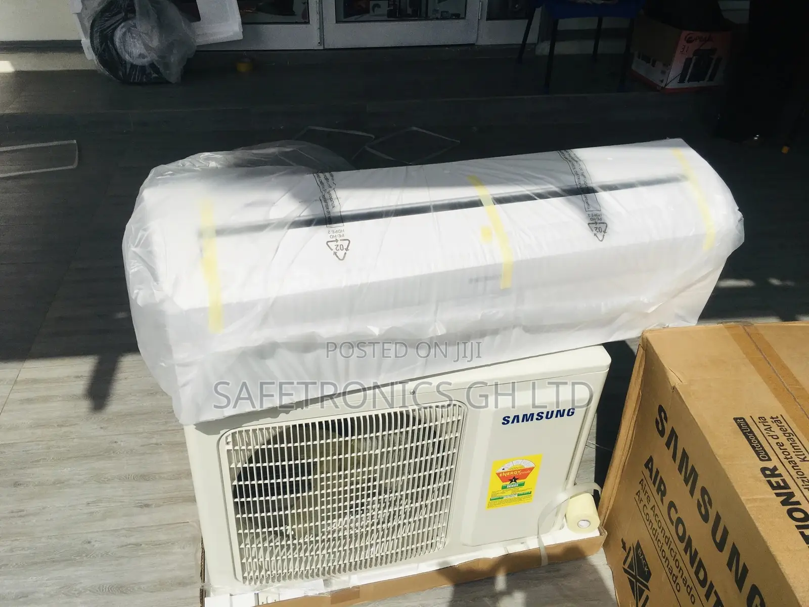 Samsung 1.5HP R410 Split Air Conditioner AR12TRHGAWK/GA