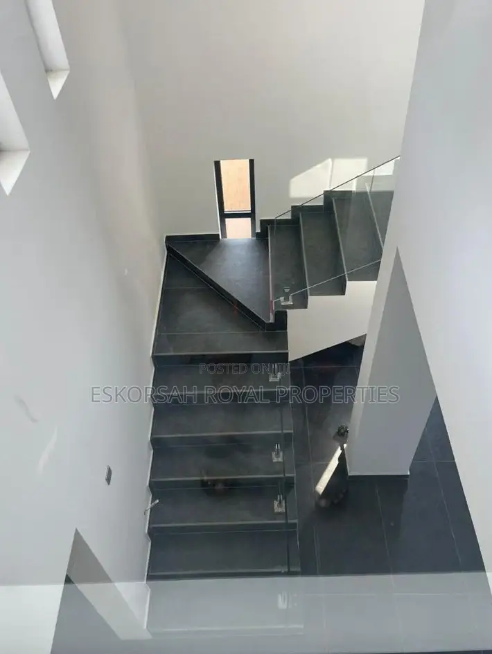 4bdrm House in Oyarifa Special for sale