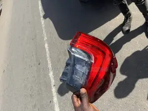Lexus LX 570 Taillights