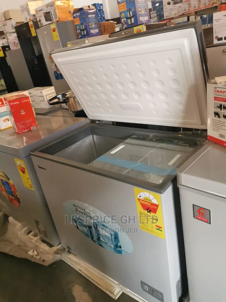 Tear Rubber Innova Chest Freezer 200L
