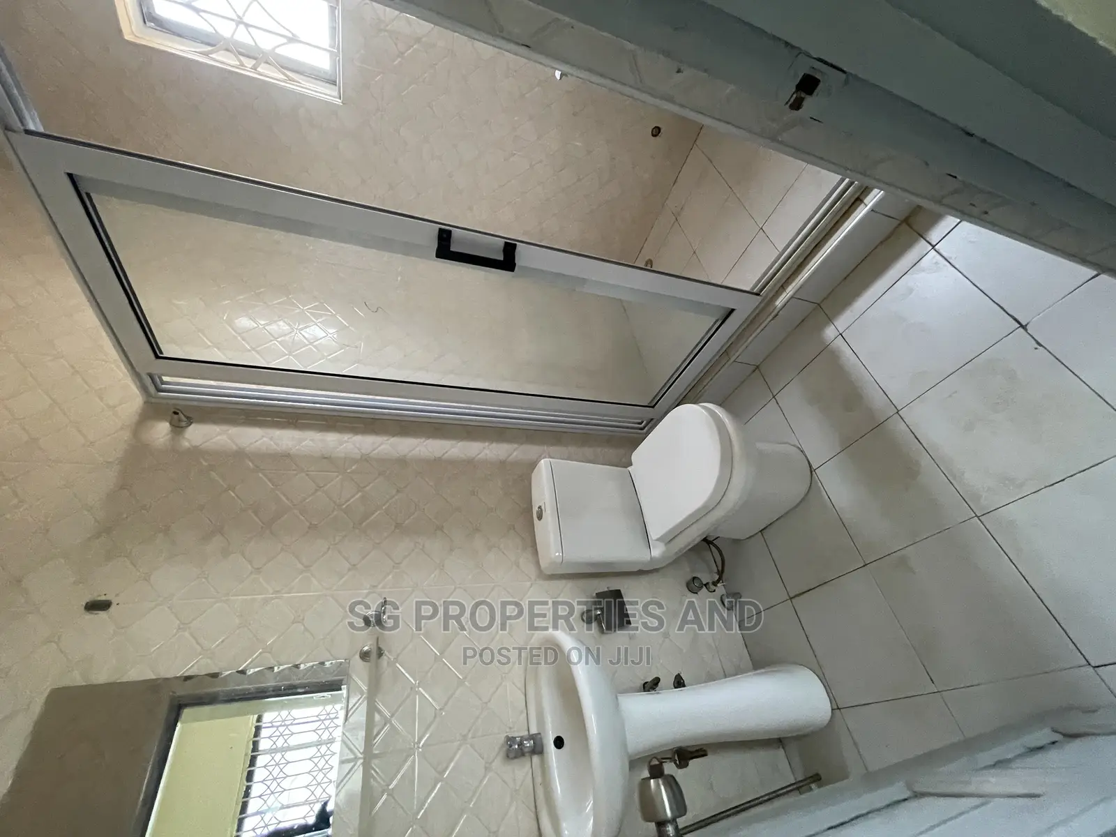 2bdrm Apartment in Lashibi, Spintex for rent