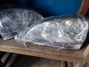 Kia Sorento 2005/6 Headlight Pair.