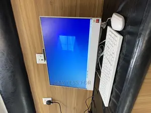 New Desktop Computer HP AiO 24 8GB AMD SSD 512GB
