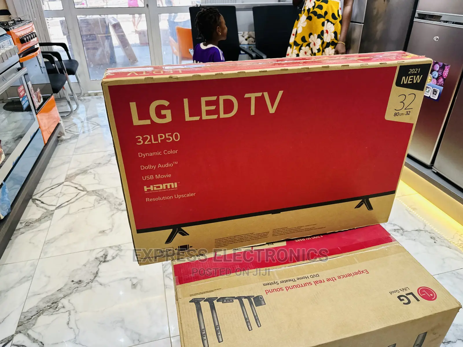 Sleek and Elegant Slim LG Tv FHD Digital 32LP500BPTA