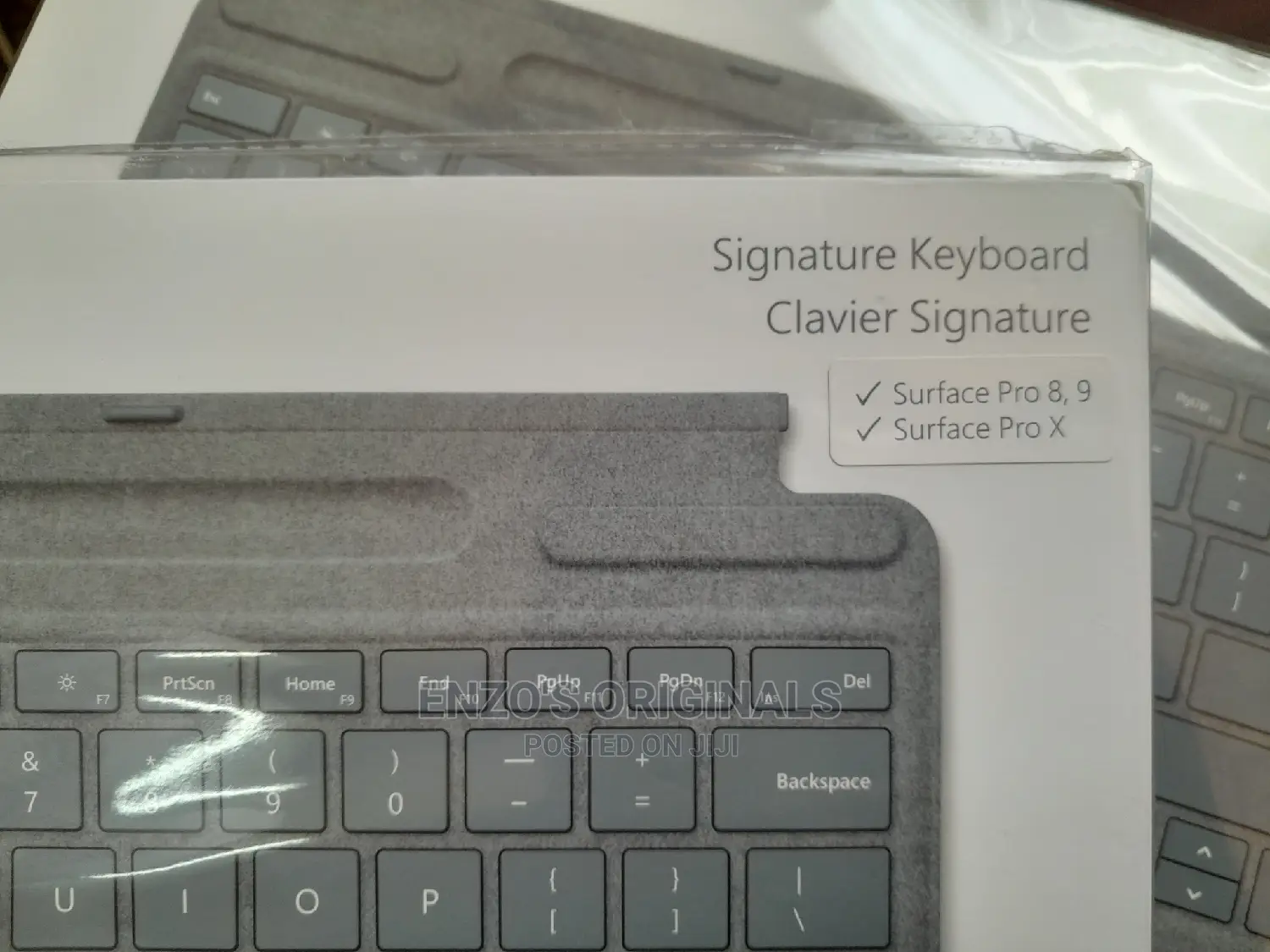 Surface Pro 9 , 8 X Signature Keyboard With Pen Slot New