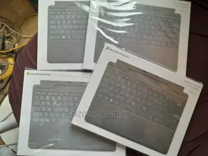 Surface Pro 9 , 8 X Signature Keyboard With Pen Slot New