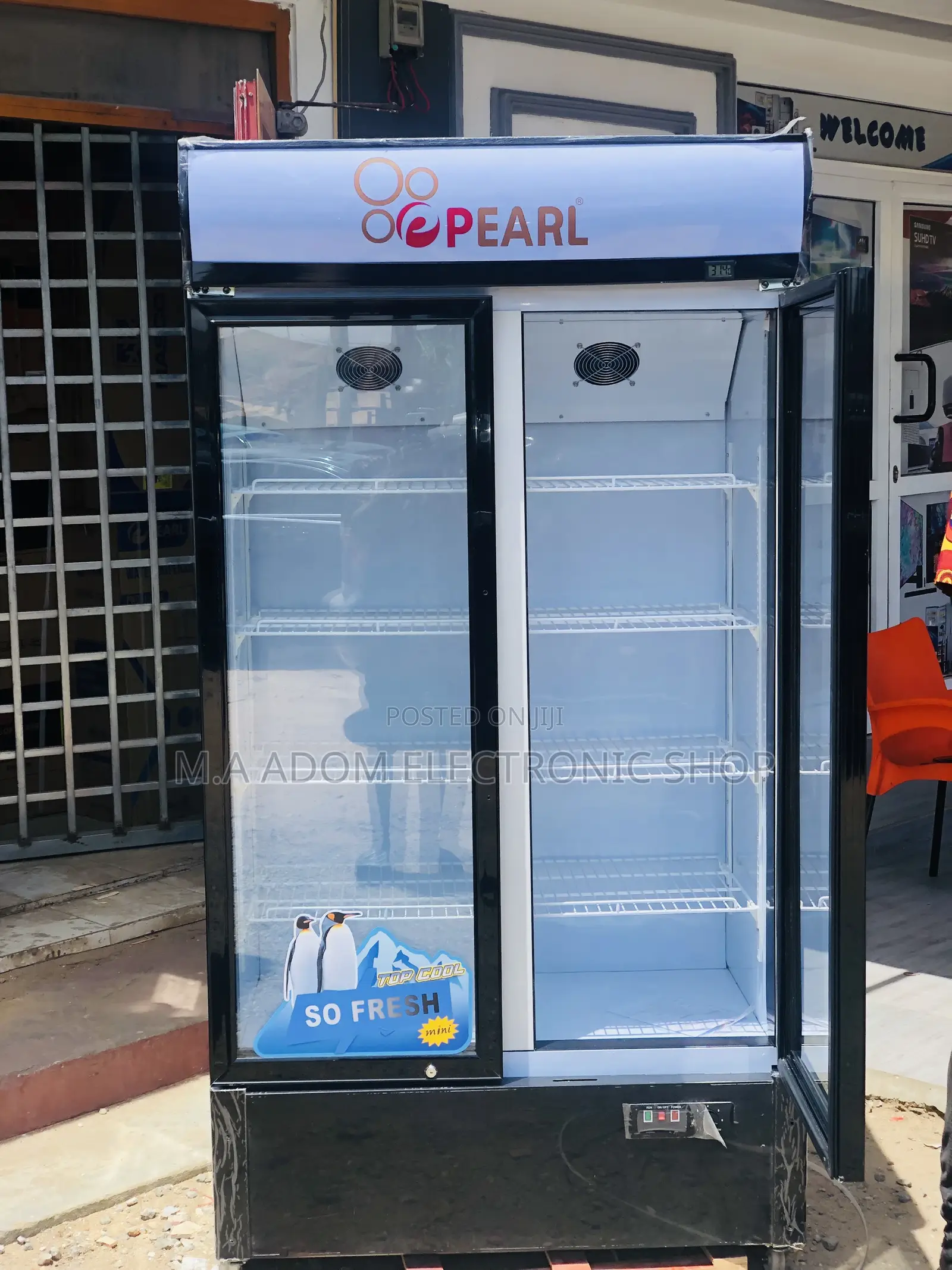 Beverage Cooler With Inbuilt Light 600 Litres