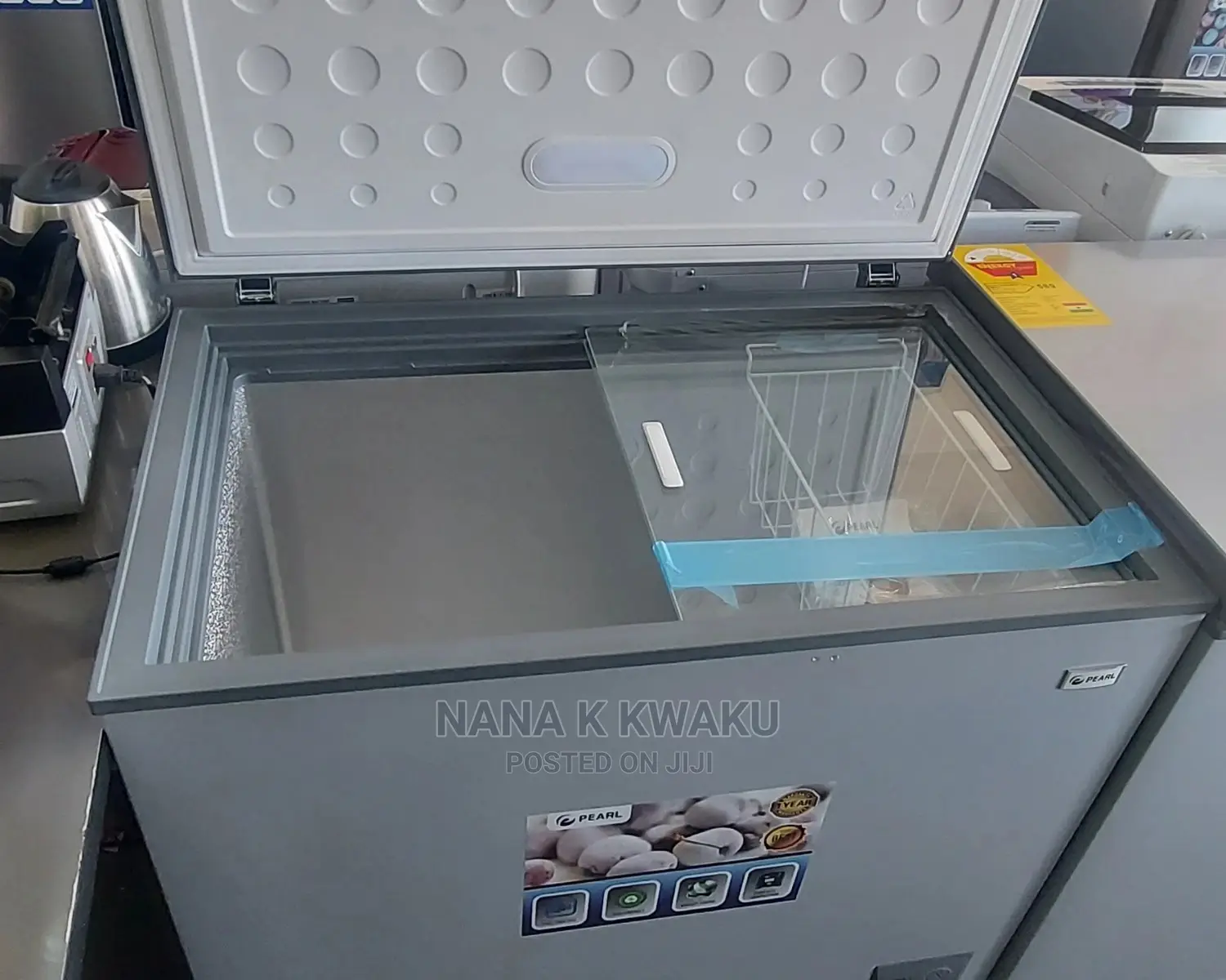 Pcf290/Pearl 251litrs Chest Freezer Silver