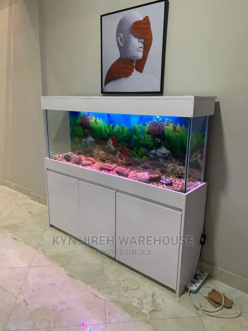 Mr Lee Aquarium With Fishes