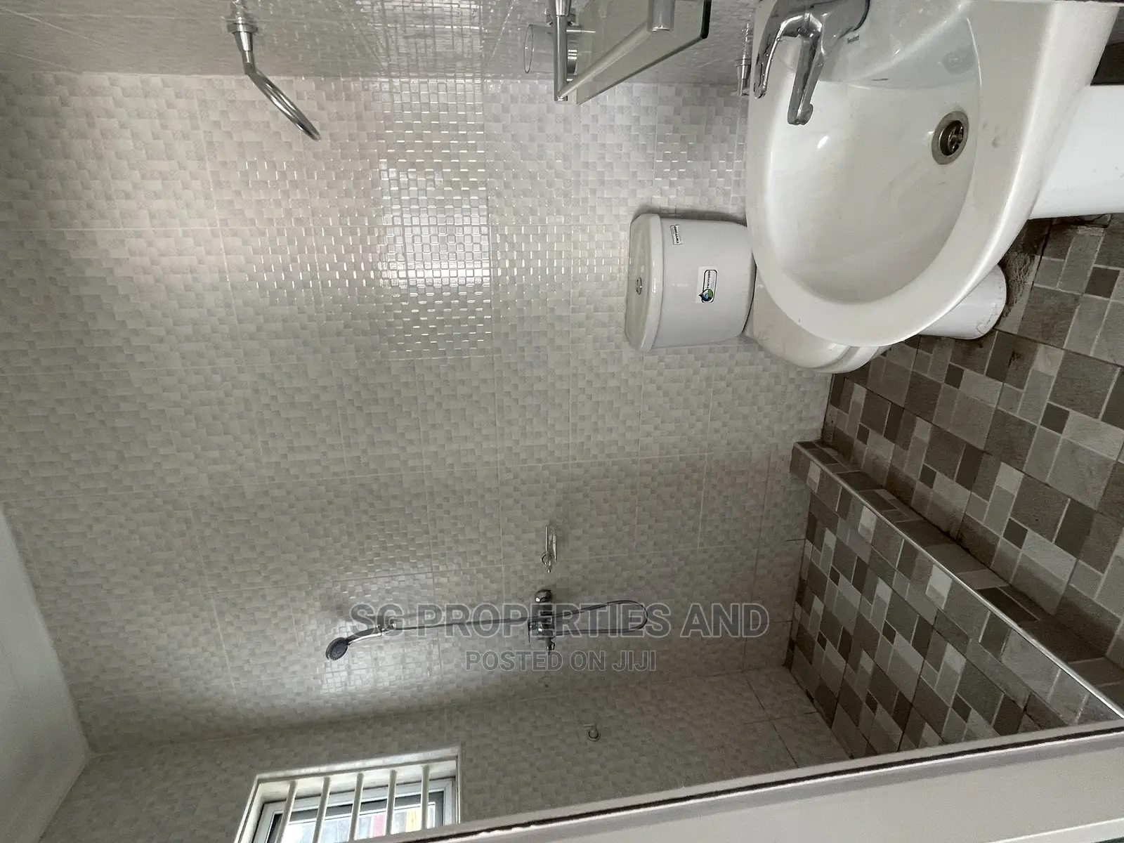 3bdrm Apartment in Coastal, Spintex for Rent