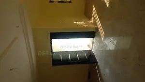 3bdrm Duplex in De-Icons Real Estate, Awutu Senya East Municipal