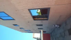 3bdrm Duplex in De-Icons Real Estate, Awutu Senya East Municipal