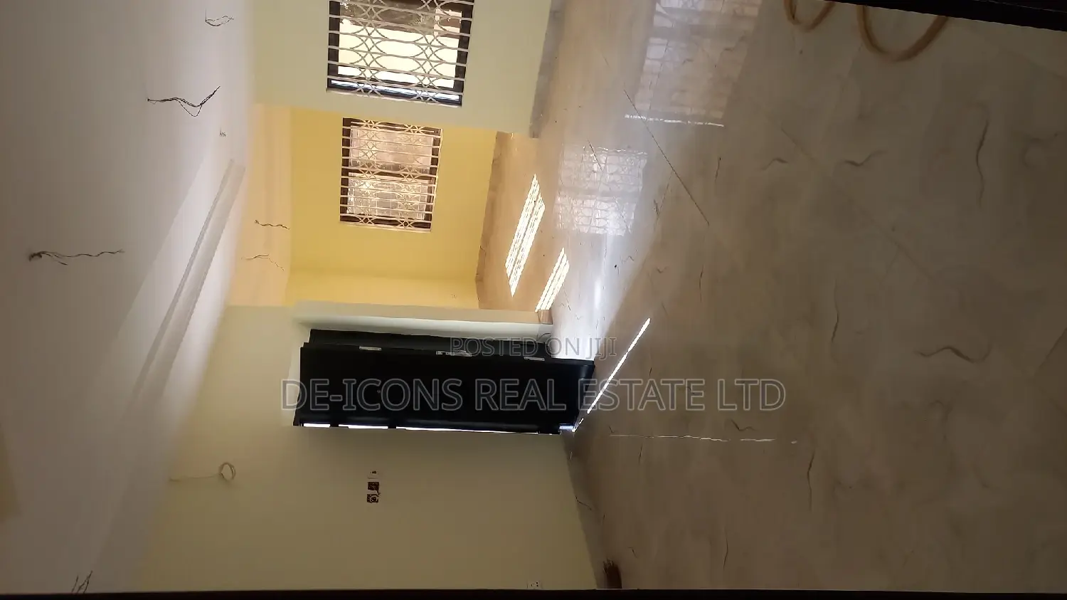 3bdrm Duplex in De-Icons Real Estate, Awutu Senya East Municipal