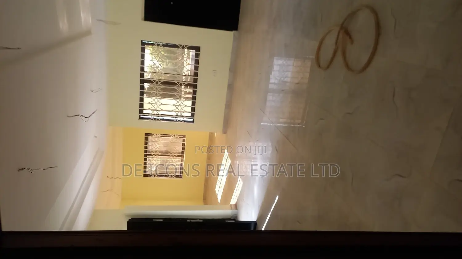 3bdrm Duplex in De-Icons Real Estate, Awutu Senya East Municipal