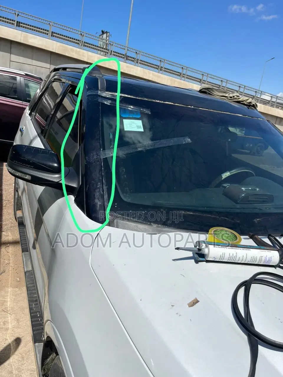 Ford Explorer 2014 Windshield Moulding